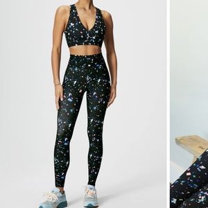 Fabletics NWT Set Black Terrazzo Leggings and Sports Bra size large